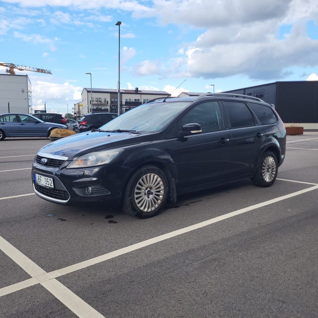 Ford Focus 2011 – bild 2