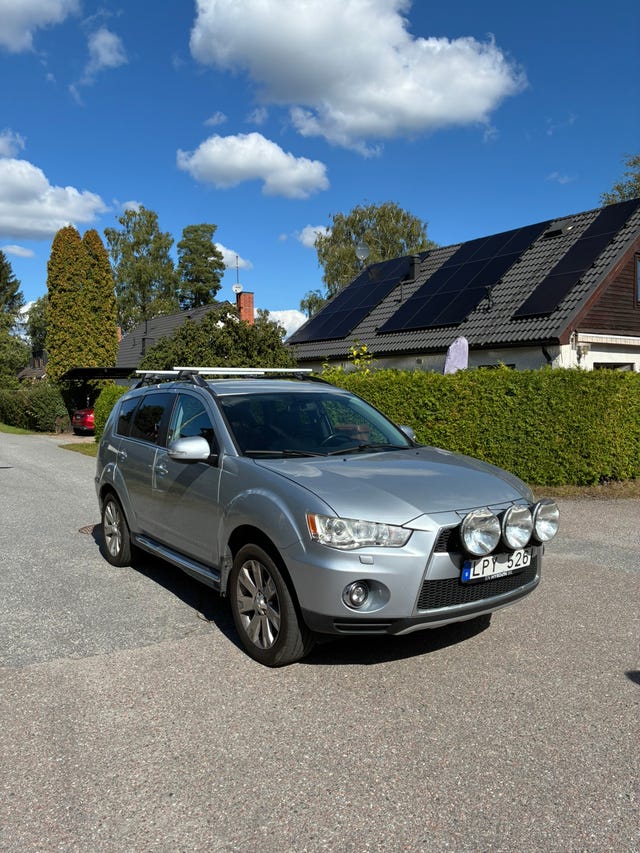 Mitsubishi Outlander 2011