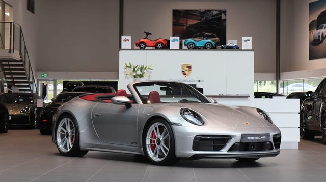 Porsche 911 Carrera 4 GTS 2022