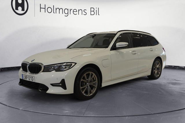 BMW 330e 2021
