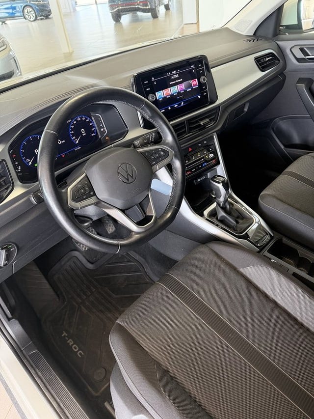 Volkswagen T-Roc 2023 – bild 2