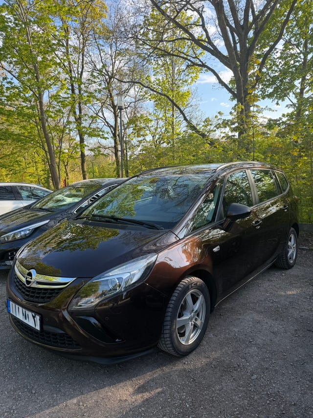 Opel Zafira 2015