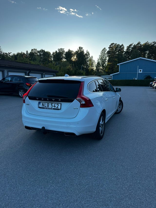 Volvo V60 2015 – bild 2