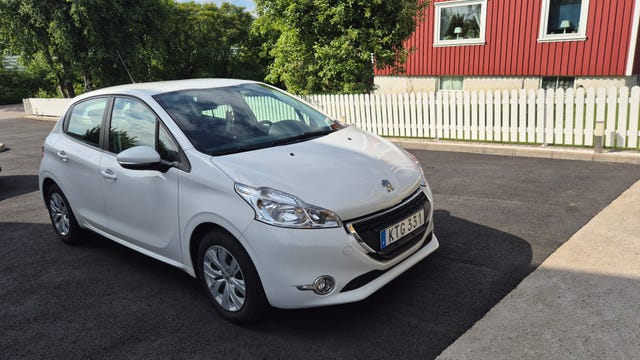 Peugeot 208 2015