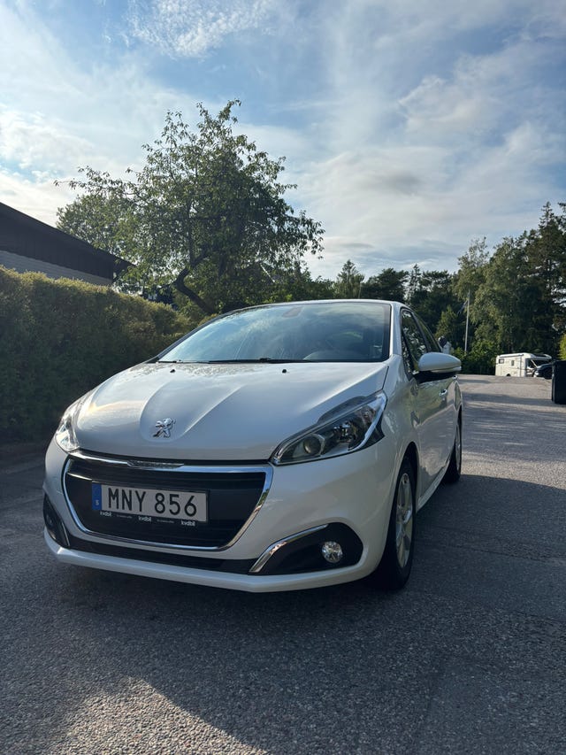 Peugeot 208 2015