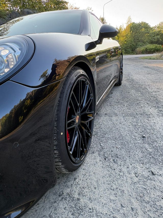 Porsche Panamera GTS 2013