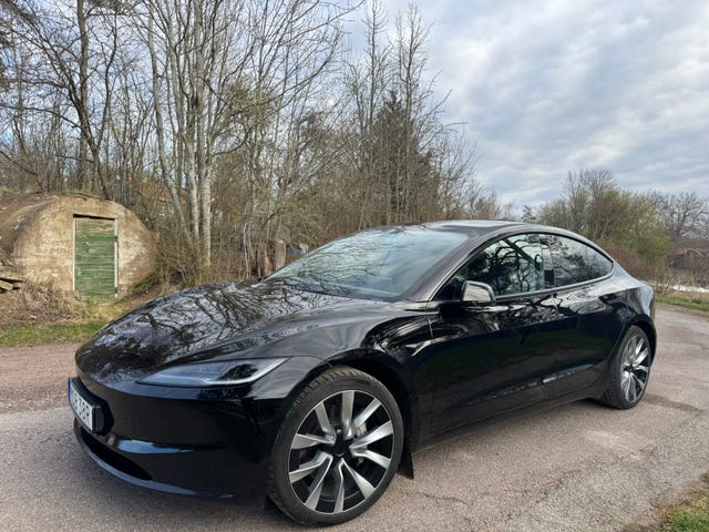 Tesla Model 3 2024