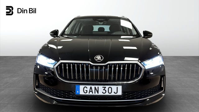 Skoda Superb 2025 – bild 4