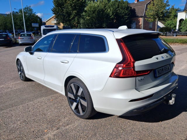 Volvo V60 2024 – bild 2