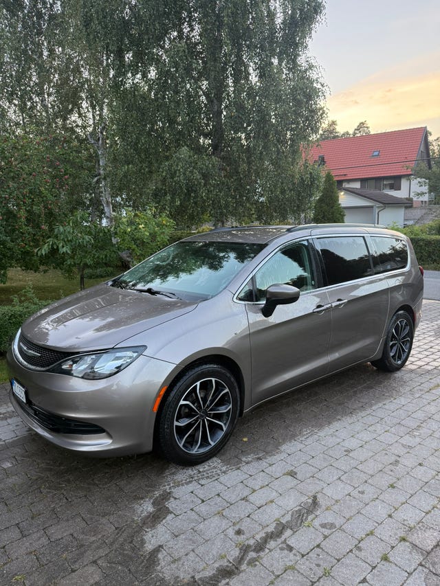Chrysler Pacifica 2017