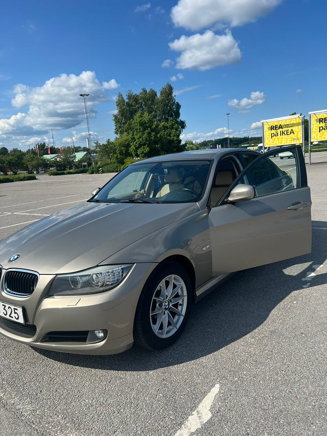 BMW 318i 2011