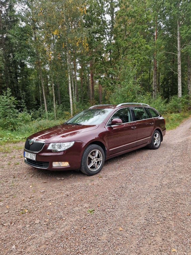 Skoda Superb 2011