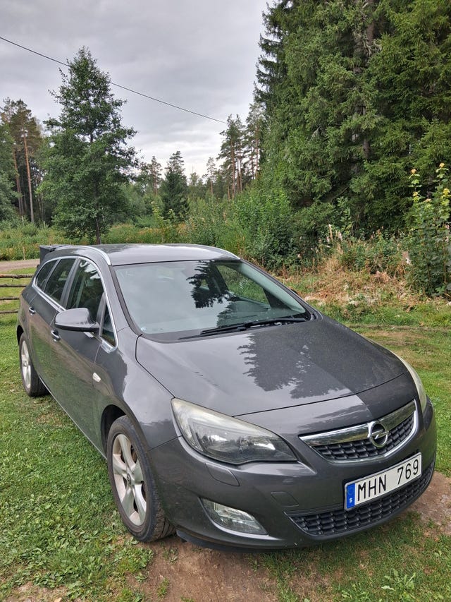 Opel Astra 2012