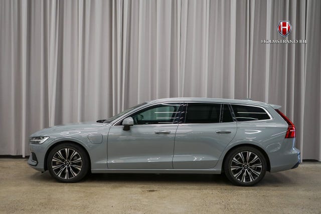 Volvo V60 2025