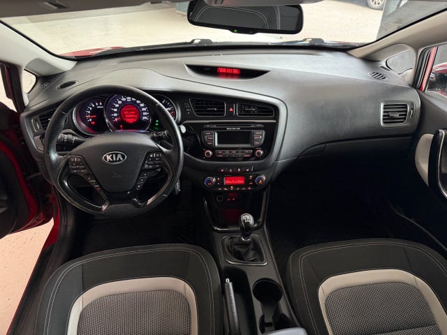 Kia Ceed 2015 – bild 4