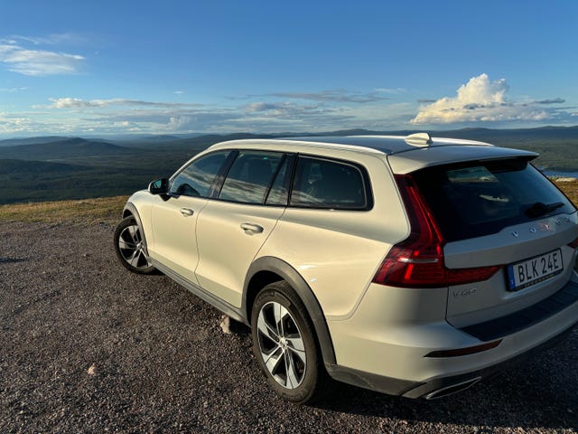 Volvo V60 Cross Country 2022 – bild 2