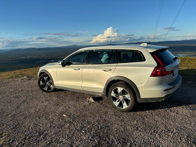 Volvo V60 Cross Country 2022
