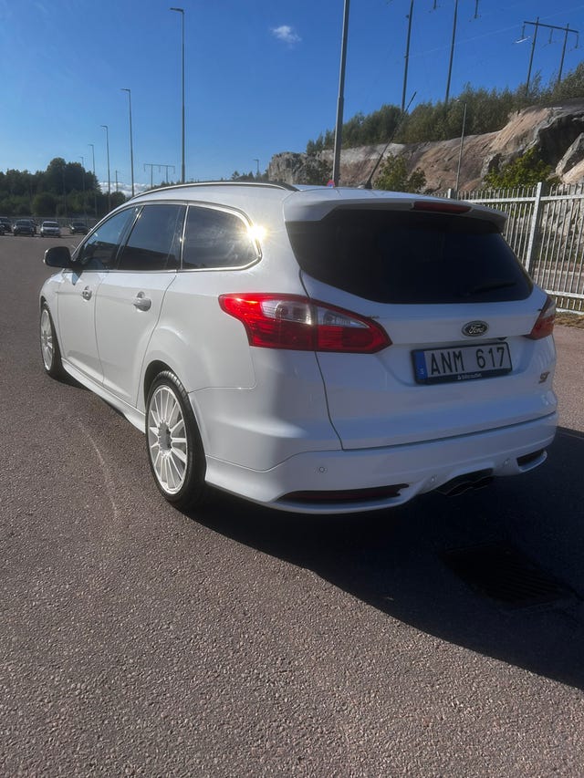 Ford Focus 2014 – bild 2