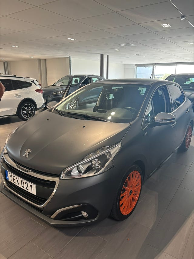 Peugeot 208 2016
