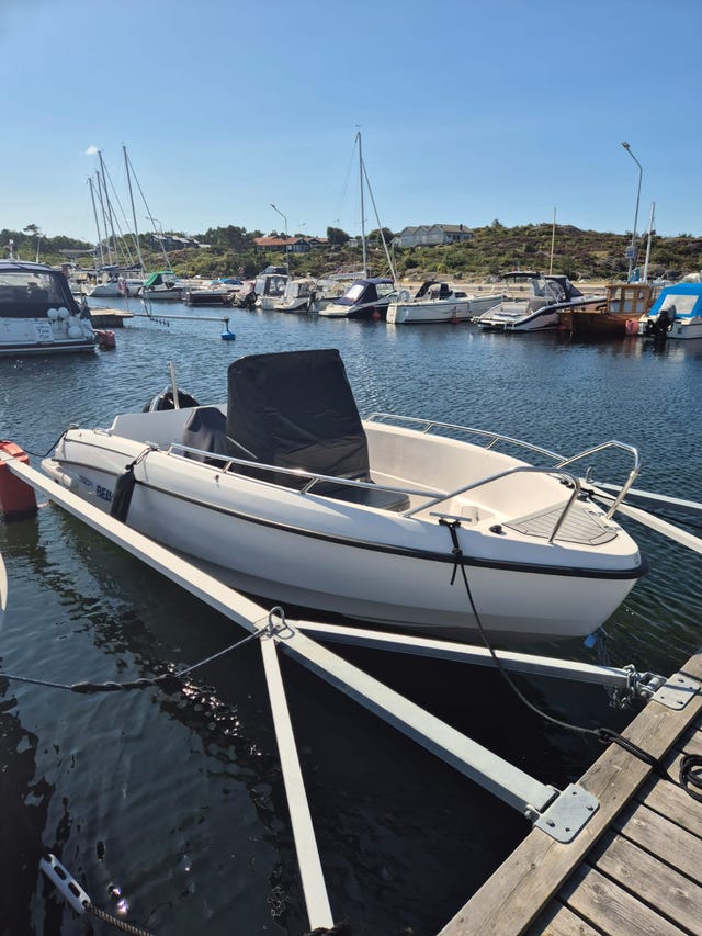 Bella 550R - Mercury F115