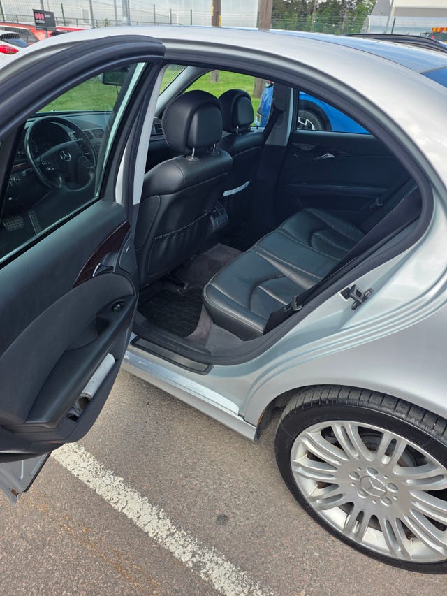 Mercedes-Benz E200 2006
