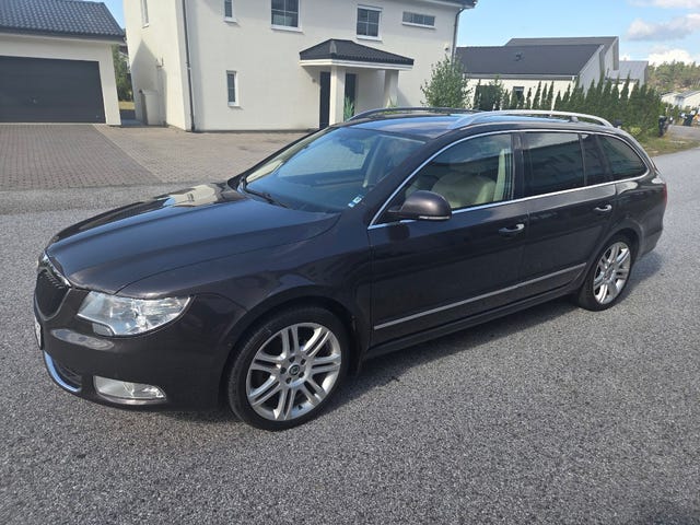 Skoda Superb 2011