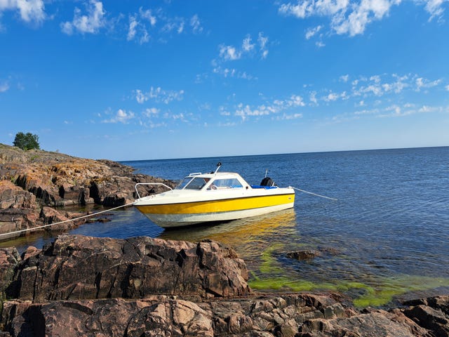 Fin Flipper 575 med besiktigad 80 km/h trailer