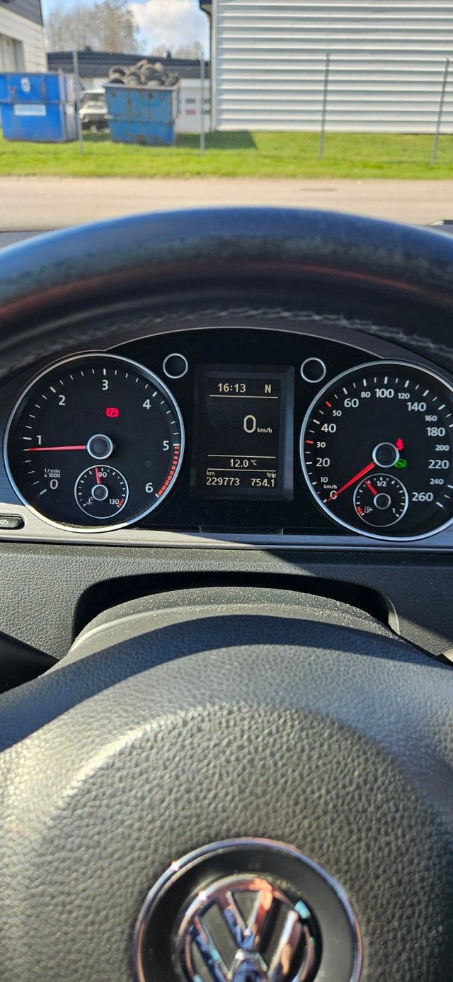 Volkswagen Passat 2012 – bild 4