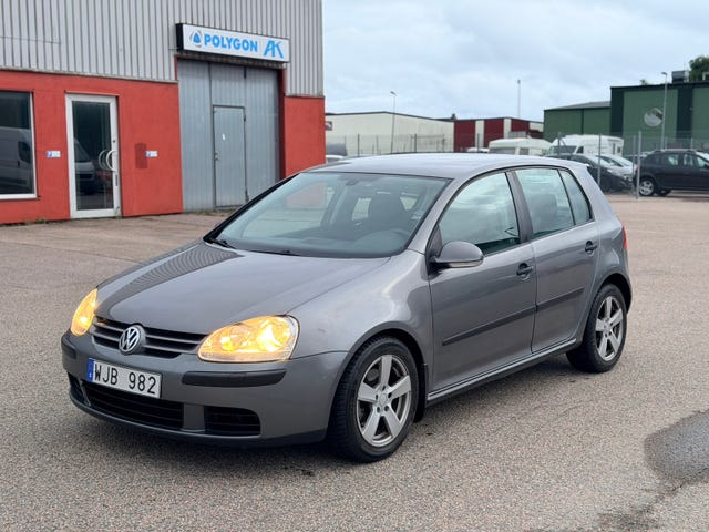 Volkswagen Golf V 2027