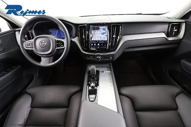Volvo XC60 2025
