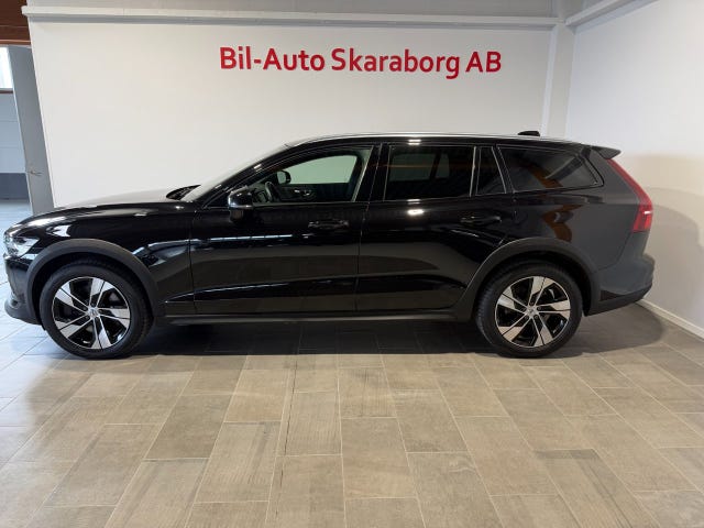 Volvo V60 Cross Country 2021 – bild 4