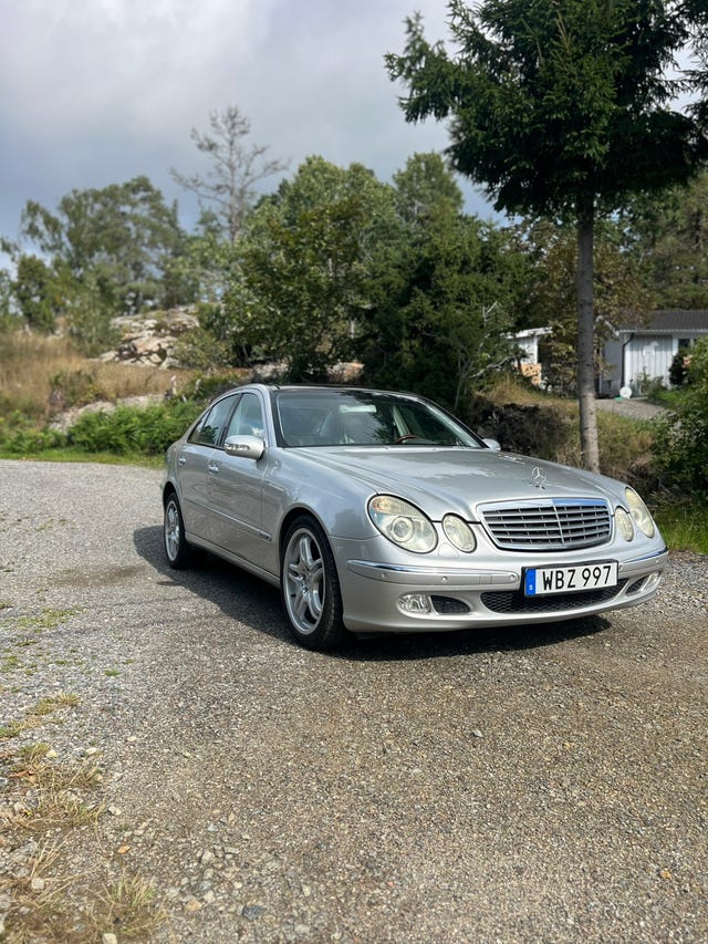 Mercedes-Benz E500 2005