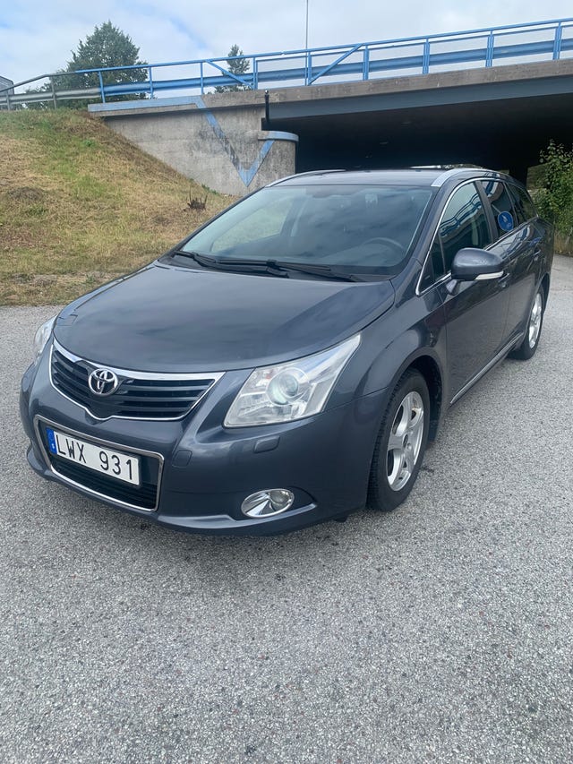 Toyota Avensis 2011