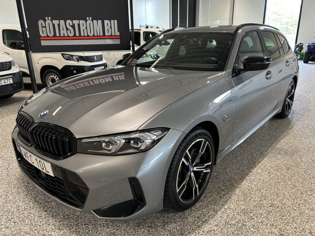 BMW 330e 2023