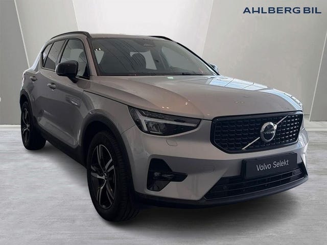 Volvo XC40 2025