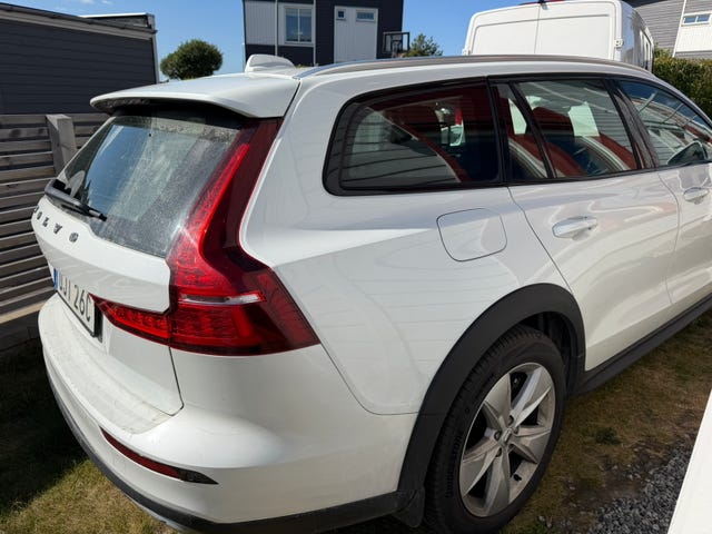 Volvo V60 Cross Country 2023