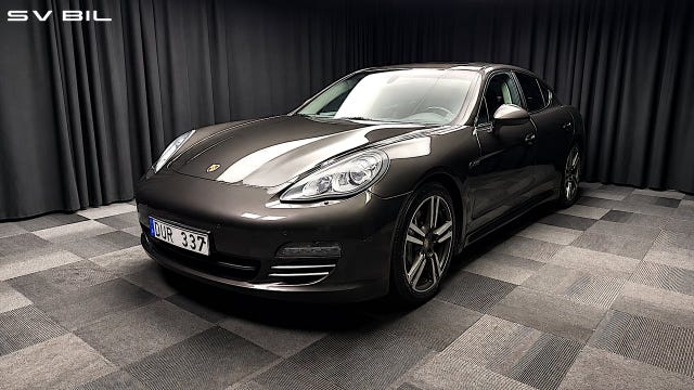 Porsche Panamera 4S 2011