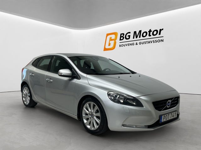 Volvo V40 2014