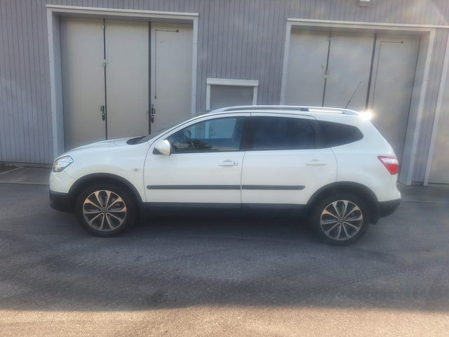 Nissan Qashqai+2 2011