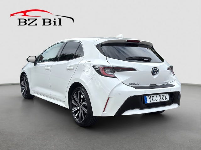 Toyota Corolla 2022 – bild 3