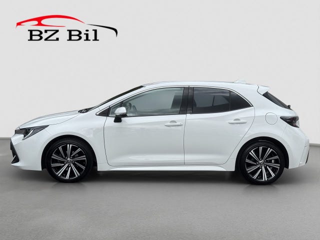 Toyota Corolla 2022 – bild 2