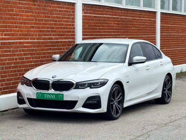 BMW 330e 2022