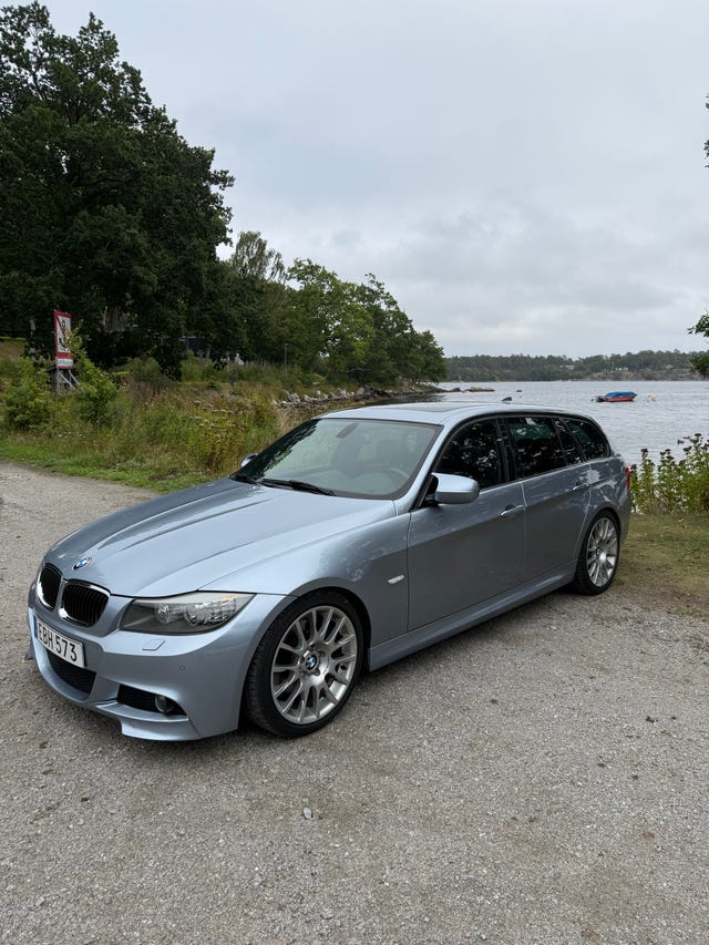 BMW 330d 2011