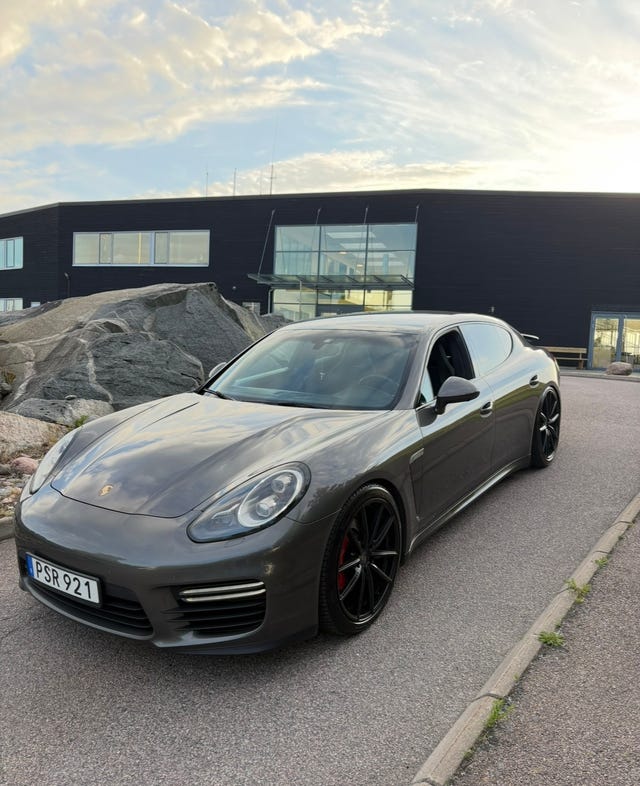 Porsche Panamera GTS 2015