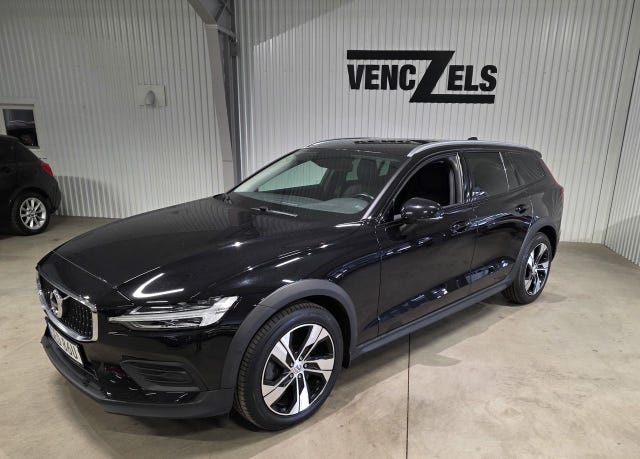 Volvo V60 Cross Country 2022
