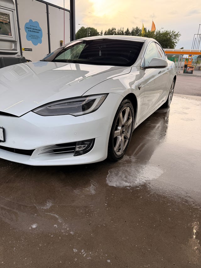Tesla Model S 2018