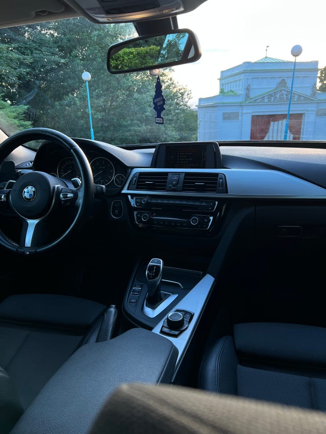 BMW 320d 2017 – bild 3