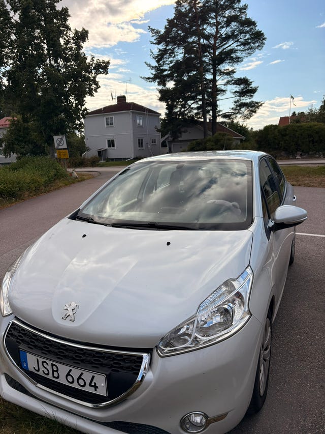 Peugeot 208 2015