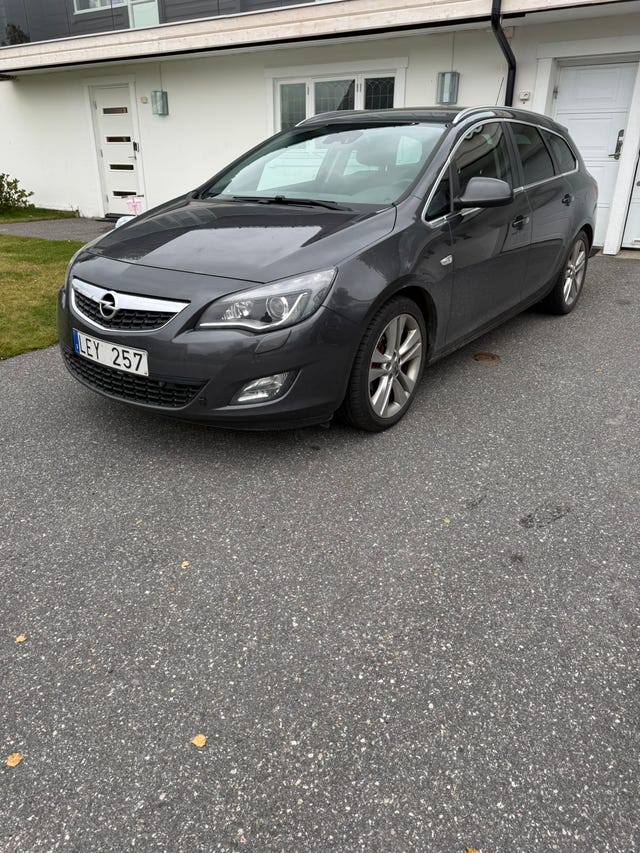 Opel Astra 2011
