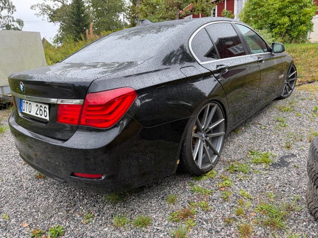 BMW 730d 2011